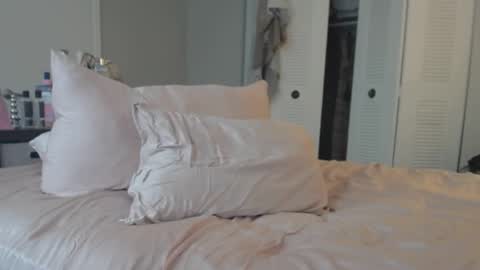 Snapshot of chanelnoirts chatting on 04-15-26, 09:26 Chanel online show from 04-15-26, 09:26