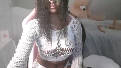 Snapshot of channel404 chatting on 04-11-26, 12:15 Savana online show from 04-11-26, 12:15