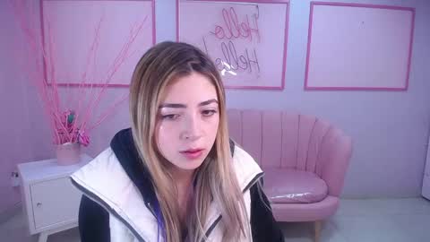 Snapshot of channel_blonde_a chatting on 12-23-24, 04:39 channel_blonde_a online show from 12-23-24, 04:39