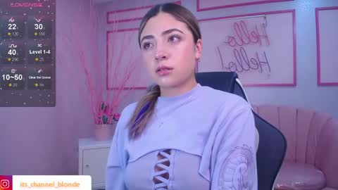 Snapshot of channel_blonde_a chatting on 01-09-25, 05:00 channel_blonde_a online show from 01-09-25, 05:00