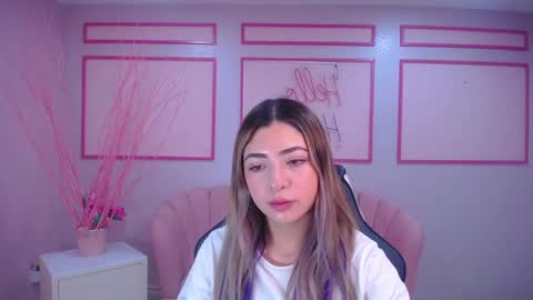 Snapshot of channel_blonde_a chatting on 01-11-25, 04:46 channel_blonde_a online show from 01-11-25, 04:46