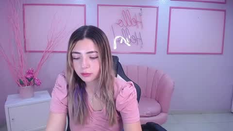 Snapshot of channel_blonde_a chatting on 01-22-25, 04:44 channel_blonde_a online show from 01-22-25, 04:44