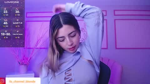 Snapshot of channel_blonde_a chatting on 01-24-25, 05:11 channel_blonde_a online show from 01-24-25, 05:11