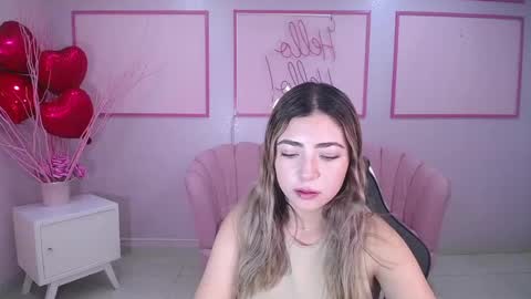 Snapshot of channel_blonde_a chatting on 03-03-25, 04:35 channel_blonde_a online show from 03-03-25, 04:35