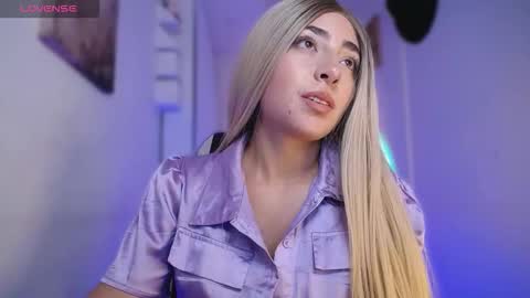 Snapshot of channel_blonde_a chatting on 03-11-26, 08:59 channel_blonde_a online show from 03-11-26, 08:59