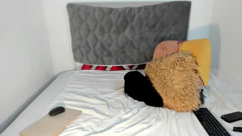 Chanell online show from 10-02-25, 01:56