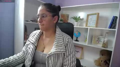 Snapshot of chantal_adams0 chatting on 06-30-26, 04:08 chantal online show from 06-30-26, 04:08