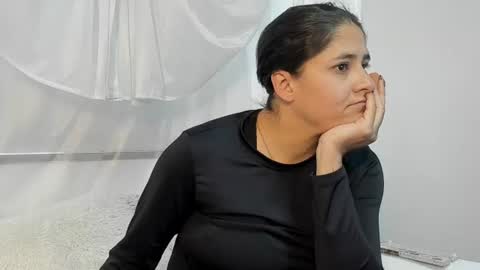 Snapshot of chantal_adams0 chatting on 07-13-26, 01:58 chantal online show from 07-13-26, 01:58