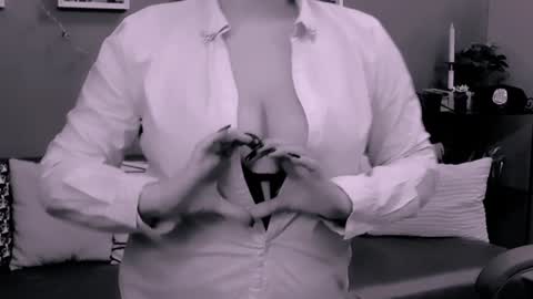 The Queen online show from 01-26-25, 10:13