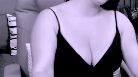 The Queen online show from 09-29-25, 04:28