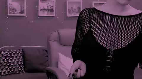 The Queen online show from 02-28-26, 03:35