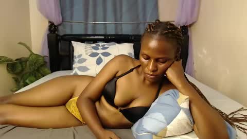 Snapshot of chantelsamz2 chatting on 12-06-24, 12:23 Chantel online show from 12-06-24, 12:23