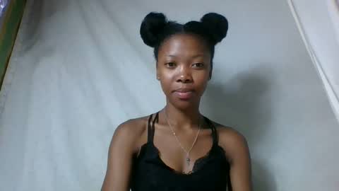 chariola0101 online show from 02-04-25, 08:38
