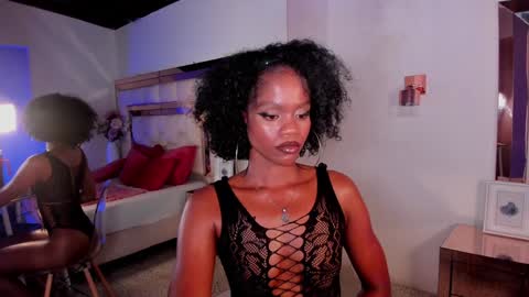 Snapshot of charis_hill chatting on 02-05-25, 01:04 charis_hill online show from 02-05-25, 01:04