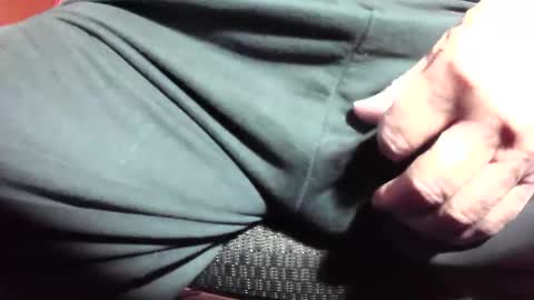 Snapshot of charles1025 chatting on 11-19-25, 01:11 Chuck online show from 11-19-25, 01:11