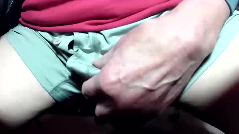 Snapshot of charles1025 chatting on 12-22-25, 09:23 Chuck online show from 12-22-25, 09:23