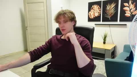 Snapshot of charles_dreams chatting on 11-30-25, 10:47 CHARLES DREAMS online show from 11-30-25, 10:47