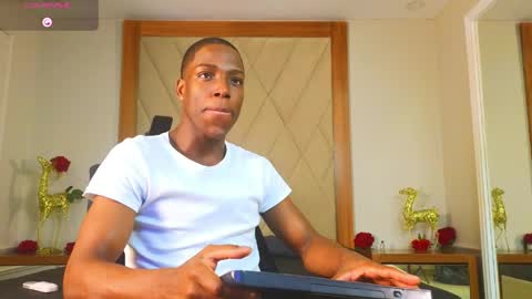 Snapshot of charlesbrown_ chatting on 05-26-26, 01:51 charlesbrown_ online show from 05-26-26, 01:51