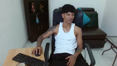 Snapshot of charlie_oconnor chatting on 12-19-24, 04:13 Charlie oconnor online show from 12-19-24, 04:13