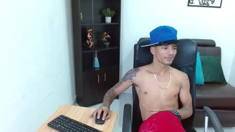 Snapshot of charlie_oconnor chatting on 12-20-24, 05:36 Charlie oconnor online show from 12-20-24, 05:36