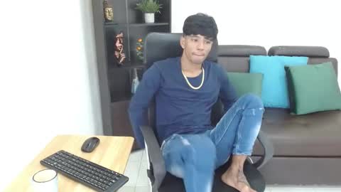 Snapshot of charlie_oconnor chatting on 01-14-25, 04:57 Charlie oconnor online show from 01-14-25, 04:57