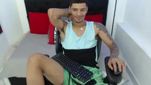 Snapshot of charlie_oconnor chatting on 03-04-25, 02:06 Charlie oconnor online show from 03-04-25, 02:06