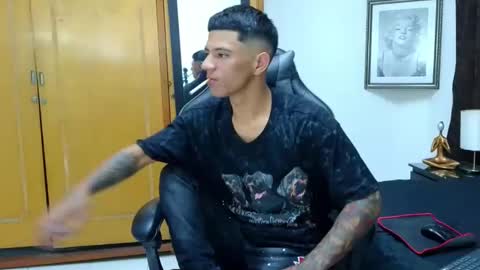 Snapshot of charlie_oconnor chatting on 03-11-25, 03:59 Charlie oconnor online show from 03-11-25, 03:59