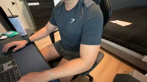 charliekkw online show from 07-21-26, 05:04