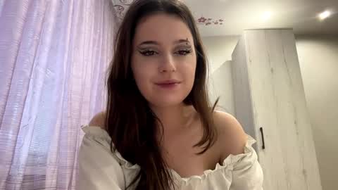 Snapshot of charlieluersen chatting on 01-07-26, 06:38 Freya online show from 01-07-26, 06:38