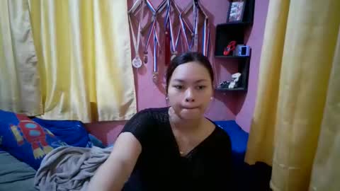 Snapshot of charlincadorna125 chatting on 04-07-26, 03:07 Sweetieeche online show from 04-07-26, 03:07
