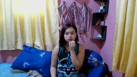 Snapshot of charlincadorna125 chatting on 04-09-26, 08:31 Sweetieeche online show from 04-09-26, 08:31