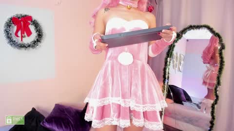 Snapshot of charloottee_1 chatting on 12-24-24, 06:33 Char 3 Lets go for the 100 Thumb-Up online show from 12-24-24, 06:33