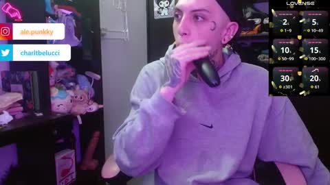 Snapshot of charlotbelucci_ chatting on 01-16-26, 08:07 Ale punky online show from 01-16-26, 08:07