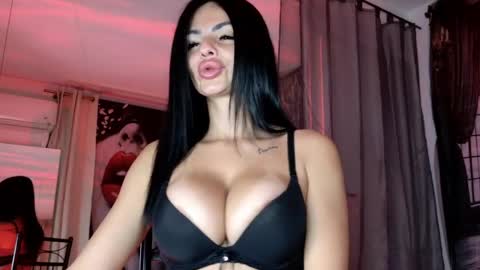 Snapshot of charlott3_1 chatting on 06-08-26, 12:58 CHARLOTTE online show from 06-08-26, 12:58