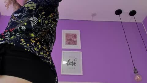 Snapshot of charlotte1117 chatting on 02-11-26, 03:06 Char 3 online show from 02-11-26, 03:06