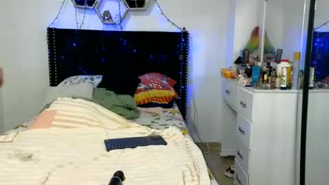 charlotte_027 online show from 06-26-26, 03:00