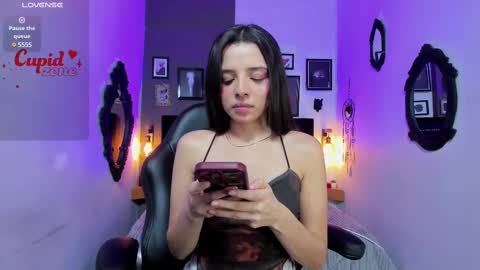 Snapshot of charlotte__benett chatting on 02-13-25, 04:00 Charlotte online show from 02-13-25, 04:00