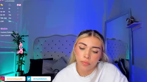 Snapshot of charlotte__grey chatting on 03-05-25, 02:25 charlotte grey online show from 03-05-25, 02:25