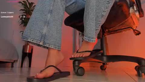 Snapshot of charlotte__grey chatting on 11-13-25, 09:03 charlotte grey online show from 11-13-25, 09:03