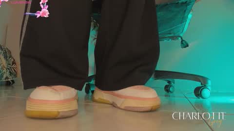 Snapshot of charlotte__grey chatting on 11-19-25, 08:31 charlotte grey online show from 11-19-25, 08:31