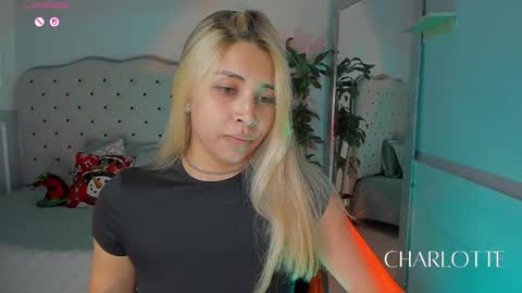 Snapshot of charlotte__grey chatting on 12-19-25, 08:38 charlotte grey online show from 12-19-25, 08:38