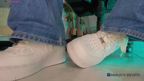 Snapshot of charlotte__grey chatting on 01-05-26, 08:01 charlotte grey online show from 01-05-26, 08:01