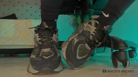 Snapshot of charlotte__grey chatting on 01-12-26, 12:10 charlotte grey online show from 01-12-26, 12:10