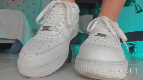 Snapshot of charlotte__grey chatting on 01-16-26, 08:02 charlotte grey online show from 01-16-26, 08:02