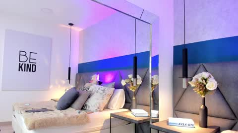 Snapshot of charlotte_copper chatting on 01-23-25, 01:24 Charlotte online show from 01-23-25, 01:24