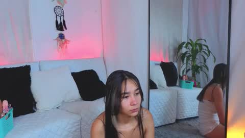 Snapshot of charlotte_copper chatting on 09-19-25, 09:22 Charlotte online show from 09-19-25, 09:22