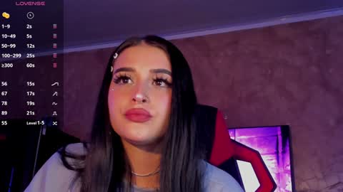 Snapshot of charlotte_greys chatting on 01-08-25, 03:51 Charlotte  online show from 01-08-25, 03:51