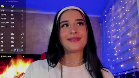 Snapshot of charlotte_greys chatting on 01-11-25, 02:09 Charlotte  online show from 01-11-25, 02:09