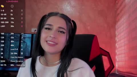 Snapshot of charlotte_greys chatting on 02-17-25, 10:25 Charlotte  online show from 02-17-25, 10:25