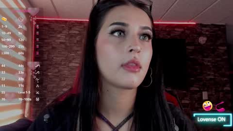 Snapshot of charlotte_greys chatting on 01-09-26, 08:32 Charlotte online show from 01-09-26, 08:32